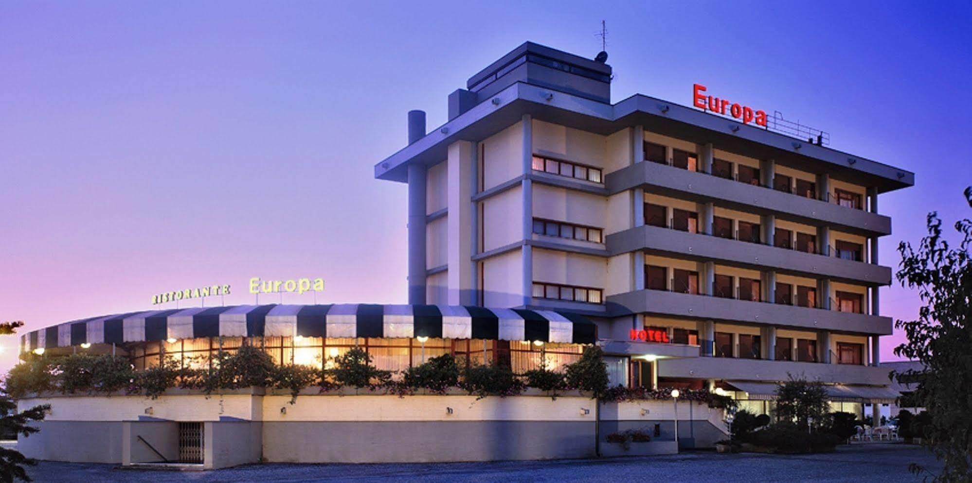 Hotel Palace روفيغو المظهر الخارجي الصورة